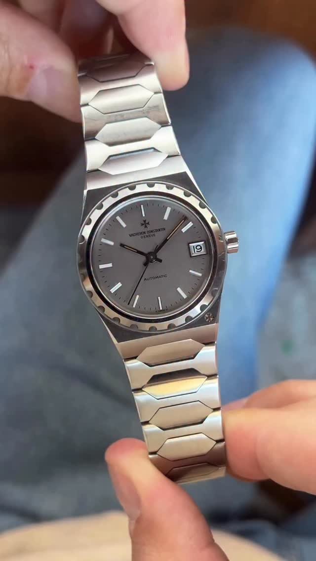 thehourlounge 게시물 이미지: The 222: An Understated Icon
 
The 222 has...