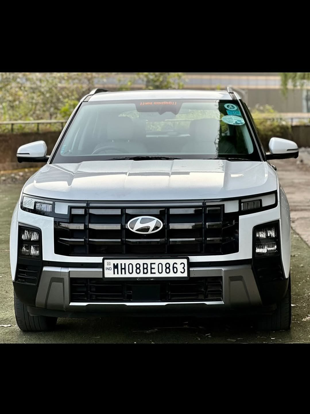 Photo by The Jackpot Cars on October 26, 2025. May be an image of car, jeep, windshield, wheel and text.