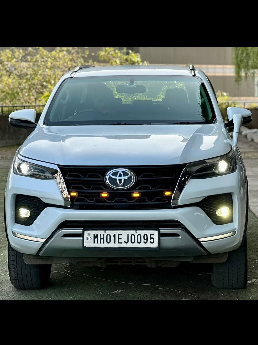 Photo shared by The Jackpot Cars on November 16, 2025 tagging @arfat.zara, @loveyounoorr, and @thejackpotcars. May be an image of car, wheel, windshield and text that says '国 MH01EJ0095 J0095 IND M'.