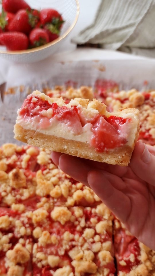 theloopywhisk 게시물 이미지: Strawberry lovers, this one's for you 🍓 Crisp,...