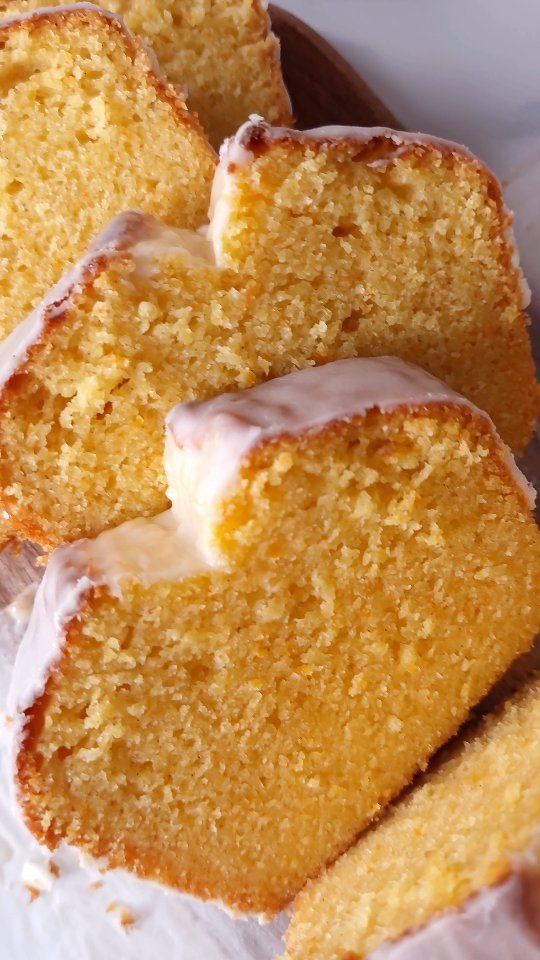 theloopywhisk 게시물 이미지: This gluten-free orange pound cake is one of...