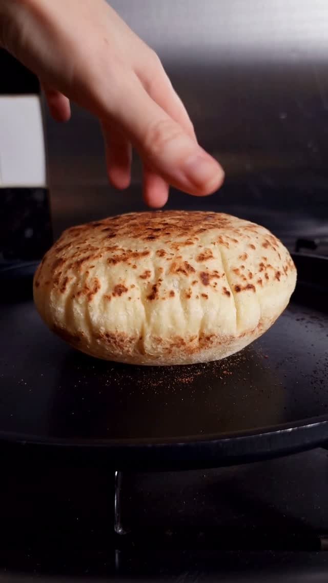 theloopywhisk 게시물 이미지: GLUTEN-FREE PITA BREAD!! It puffs up every...