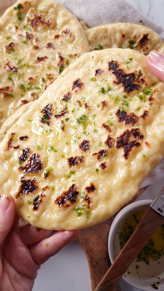 theloopywhisk 게시물 이미지: GLUTEN-FREE NAAN!! It's sooo soft and pillowy,...
