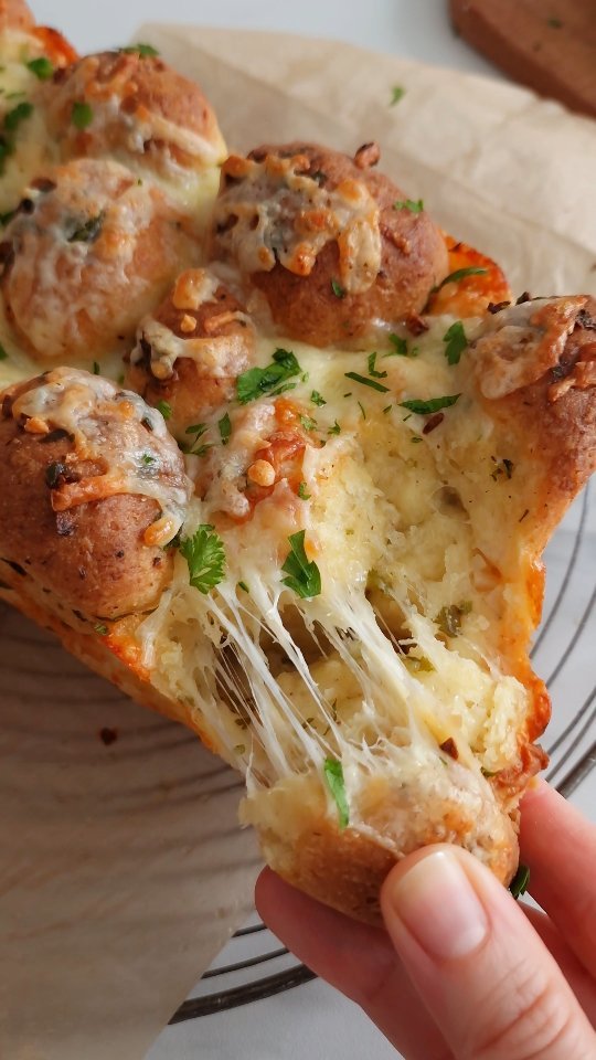 theloopywhisk 게시물 이미지: Pillowy-soft, fluffy brioche dough stuffed...