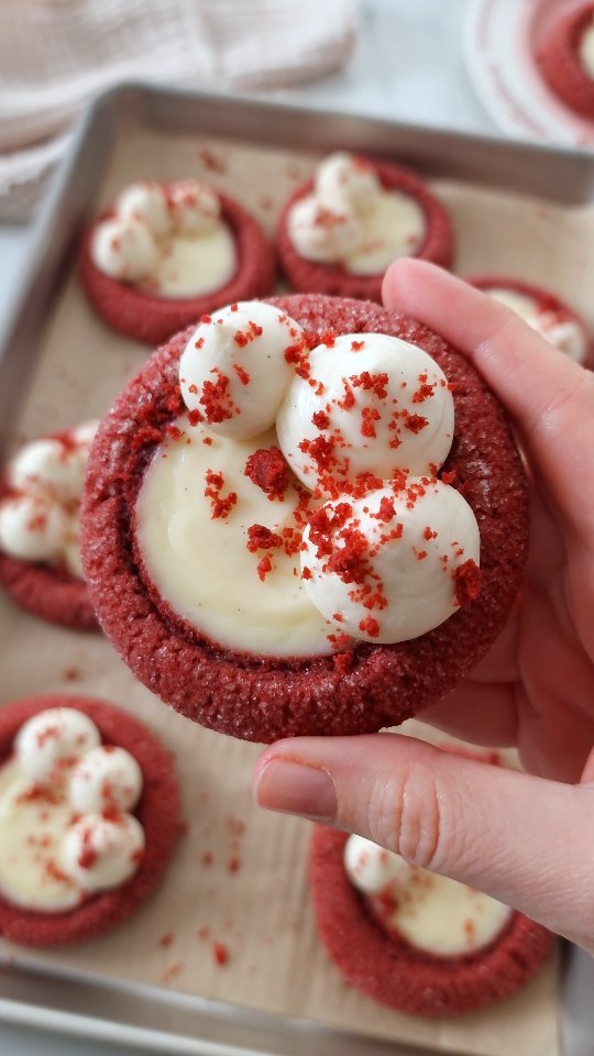 theloopywhisk 게시물 이미지: Buttery, melt-in-the-mouth tender red velvet...
