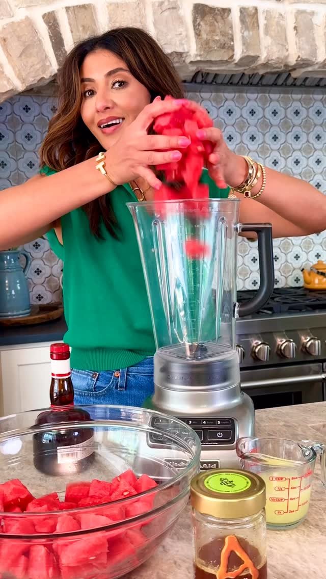 themediterraneandish 게시물 이미지: 5-Minute. 5–Ingredients. Watermelon Sangria....