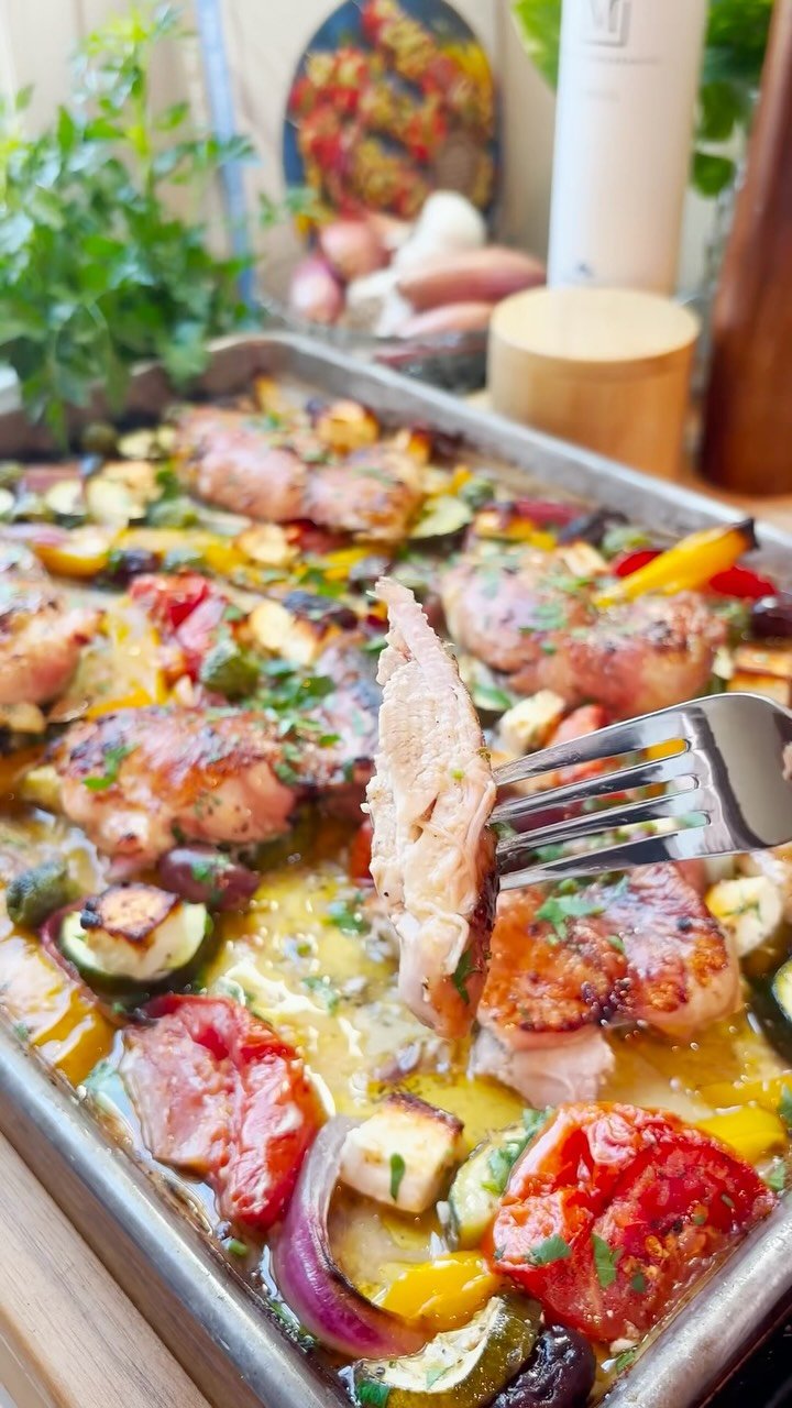 themediterraneandish 게시물 이미지: Greek Chicken but make it sheet-pan with loads...