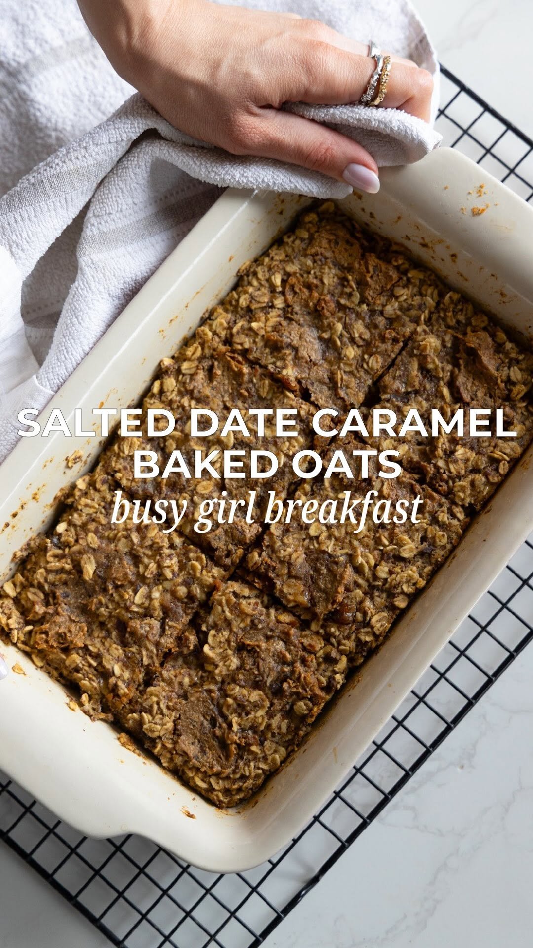 thenutritionreporter 게시물 이미지: Salted Caramel Baked Oats 💛

INGREDIENTS:
2...