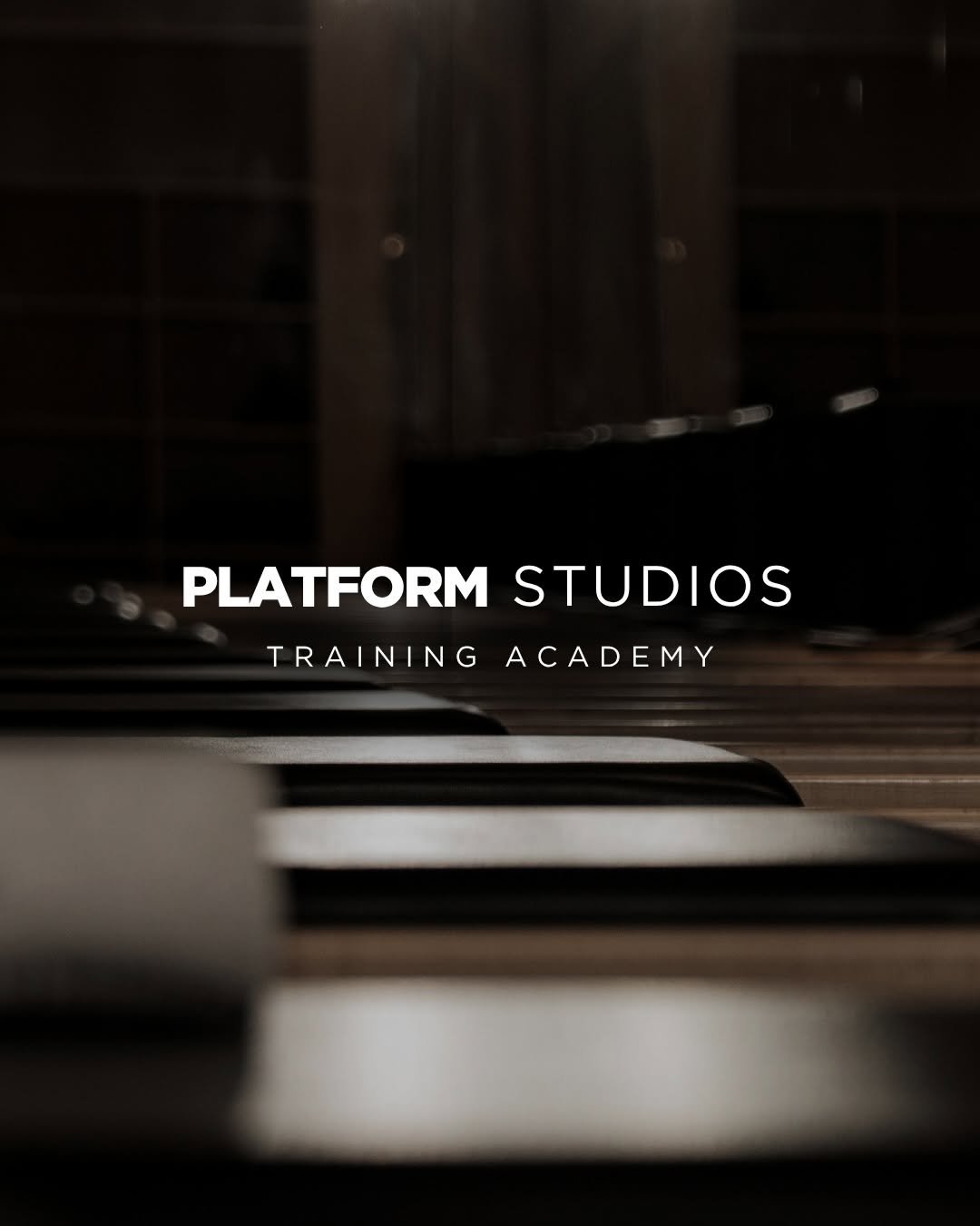 theplatformstudios 게시물 이미지: Love Pilates?
Make it your personality.

Spots...