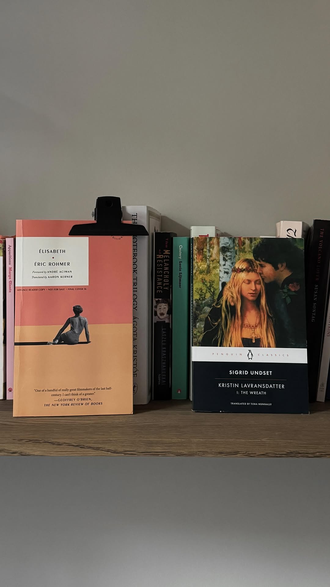 thepostofficegirl 게시물 이미지: 🛌 Reading update before bed (International...