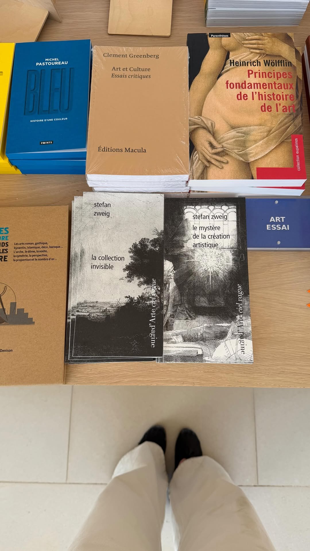 thepostofficegirl 게시물 이미지: Everything I read in April, a good mix!...