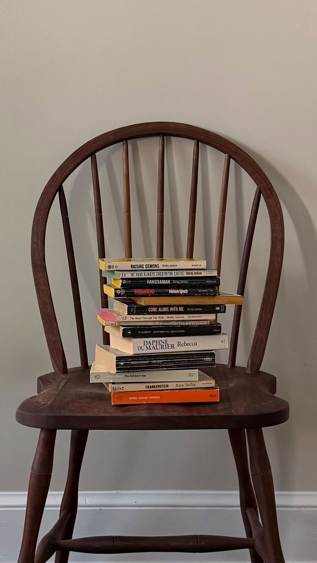 thepostofficegirl 게시물 이미지: Some of these books are not that old, so I...