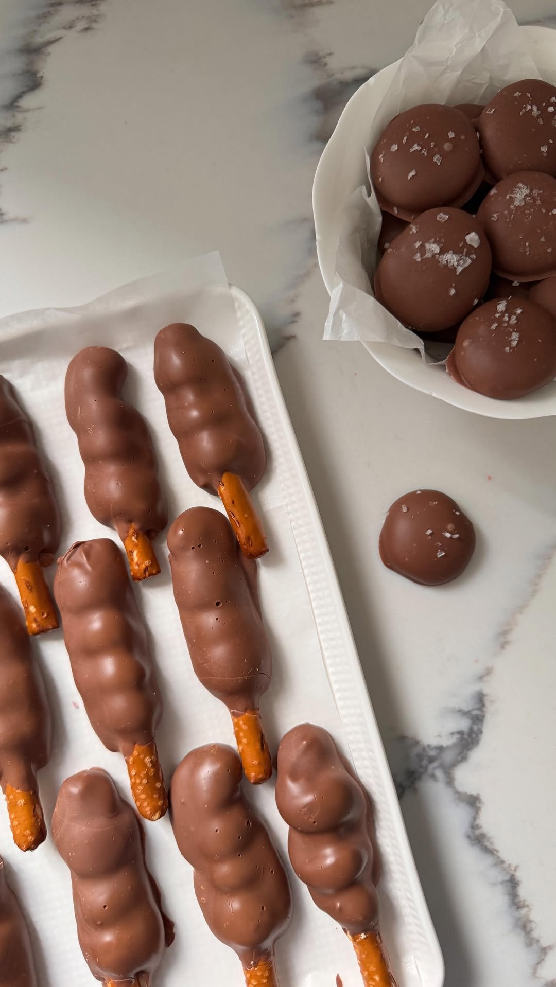 thepurplecupcake_ 게시물 이미지: DO: make homemade caramel pretzel rods and...