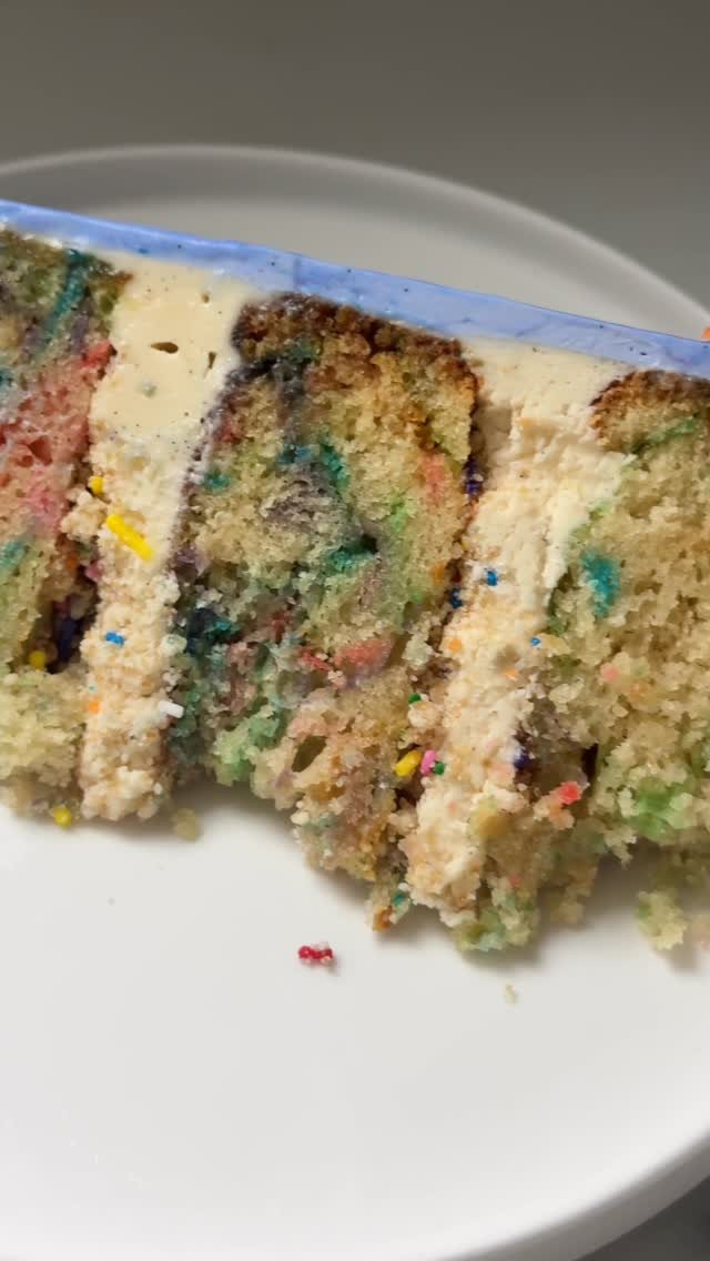 thepurplecupcake_ 게시물 이미지: I will choose a vanilla bean cake slice with...