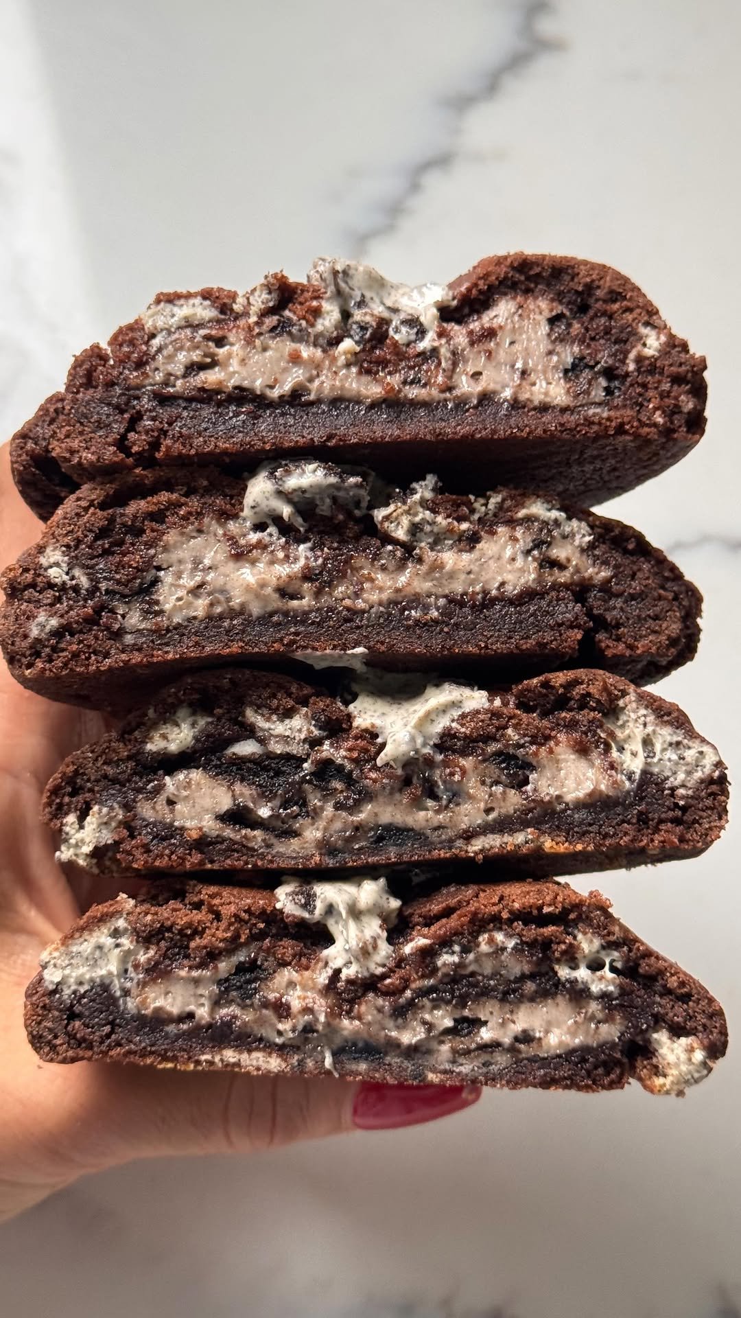 thepurplecupcake_ 게시물 이미지: Cookies and cream cheesecake stuffed cookies....