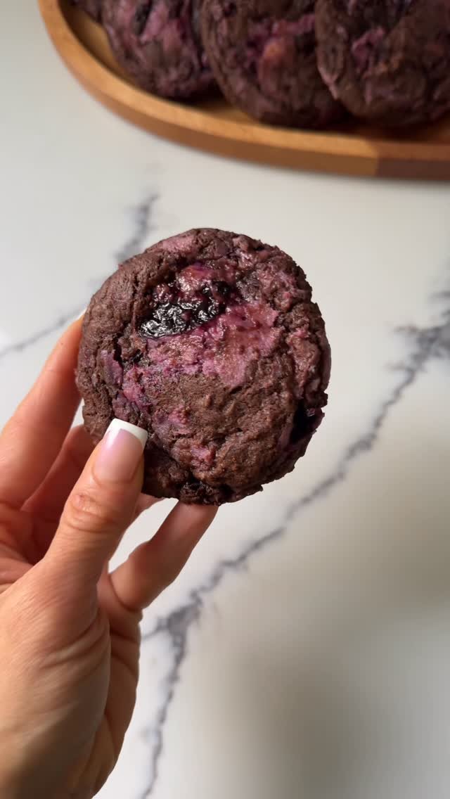 thepurplecupcake_ 게시물 이미지: A little brown butter cherry chocolate cookie...