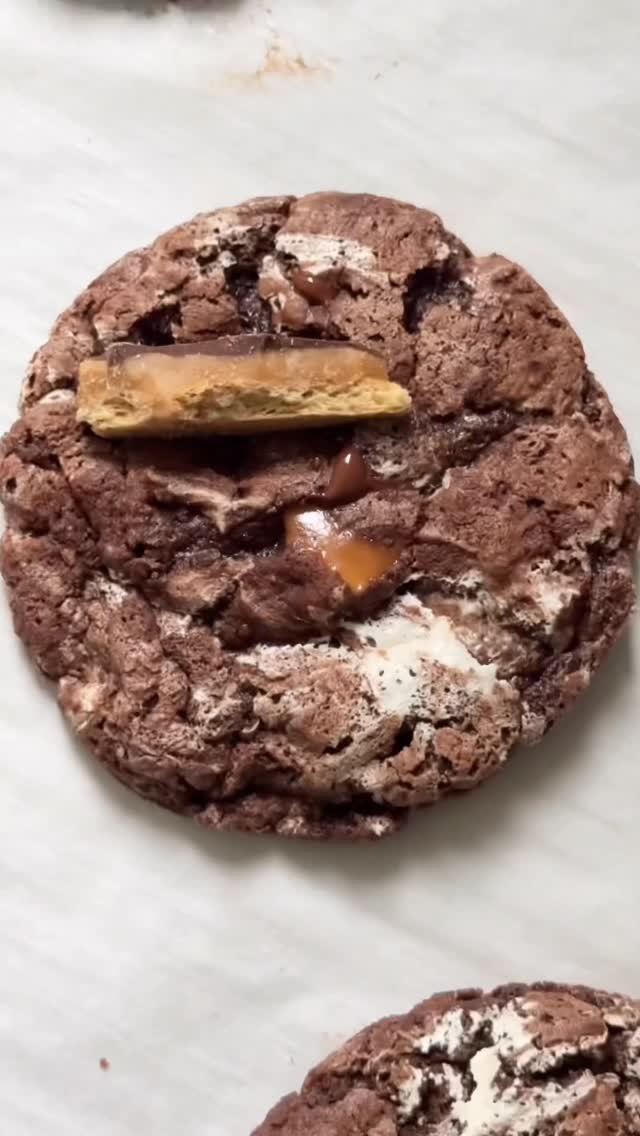 thepurplecupcake_ 게시물 이미지: S’mores toffee cookies are your Saturday night...