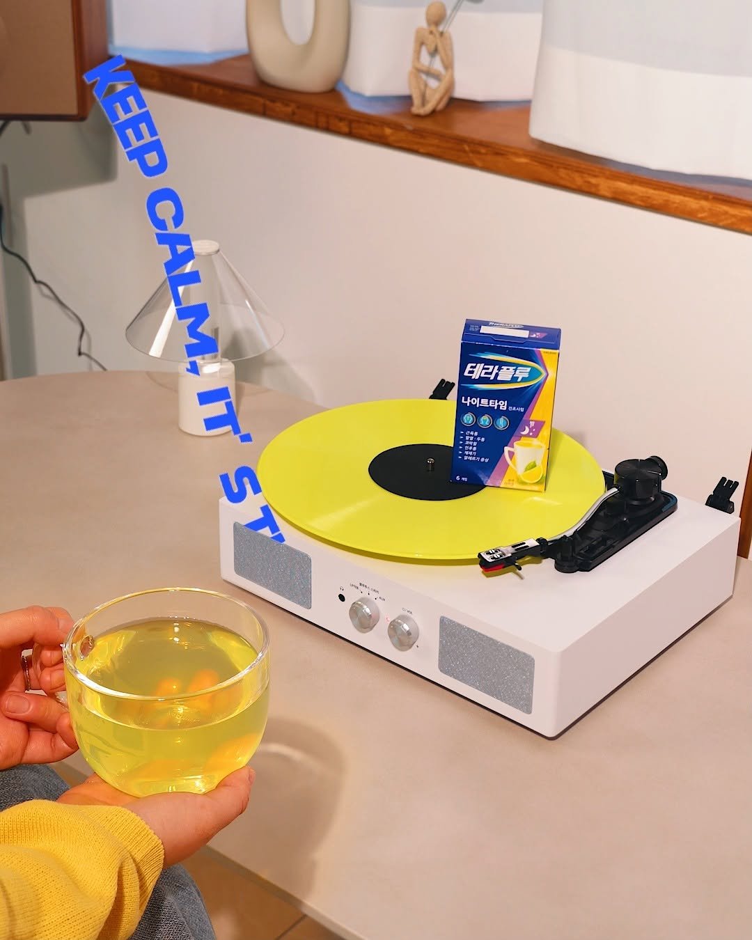 theraflu_korea 게시물 이미지: 잔잔한 음악와 함께
몸도 마음도 잠시 쉬어가고 싶은 순간🎶

으슬으슬한 감기 기운이...