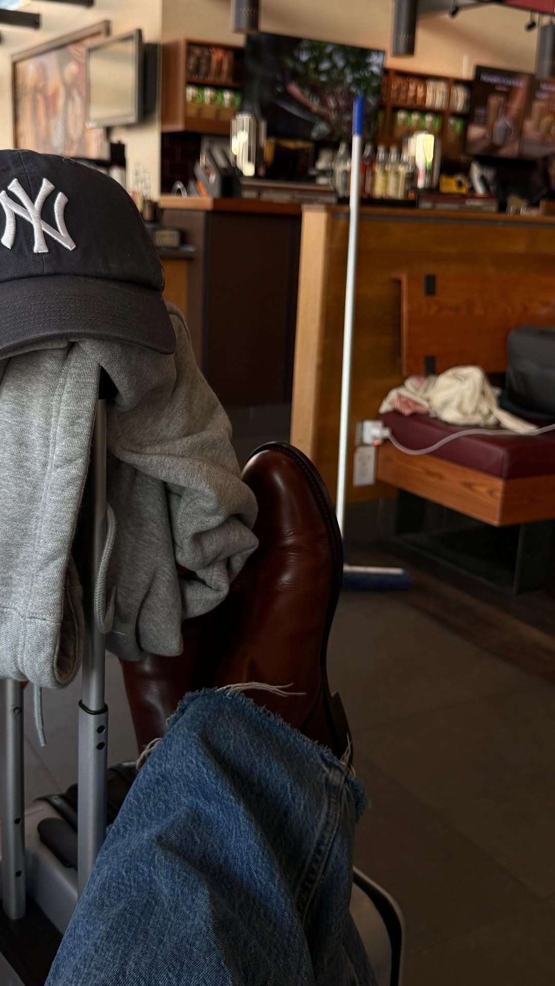 thetonyrhee 게시물 이미지: 🌻🫶🏽❤️‍🔥

#europe #summer #cameraroll #pinterest #vlog