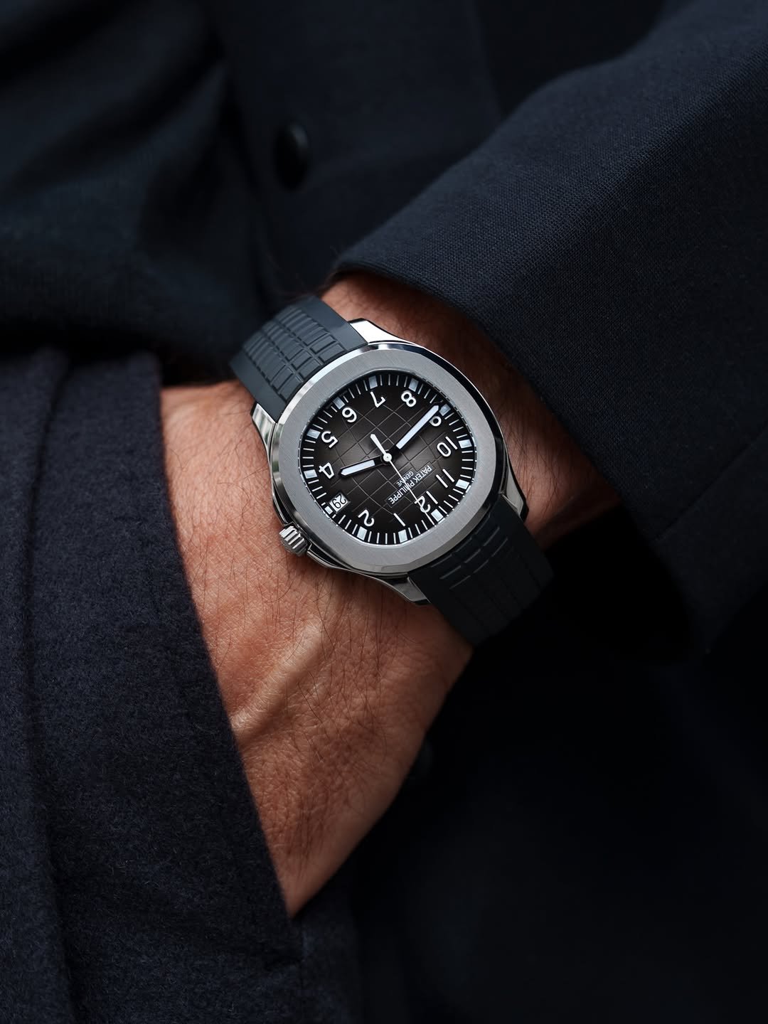 thewatchclub 게시물 이미지: Brand New Aquanaut Jumbo
Ref. 5167A
Box &...