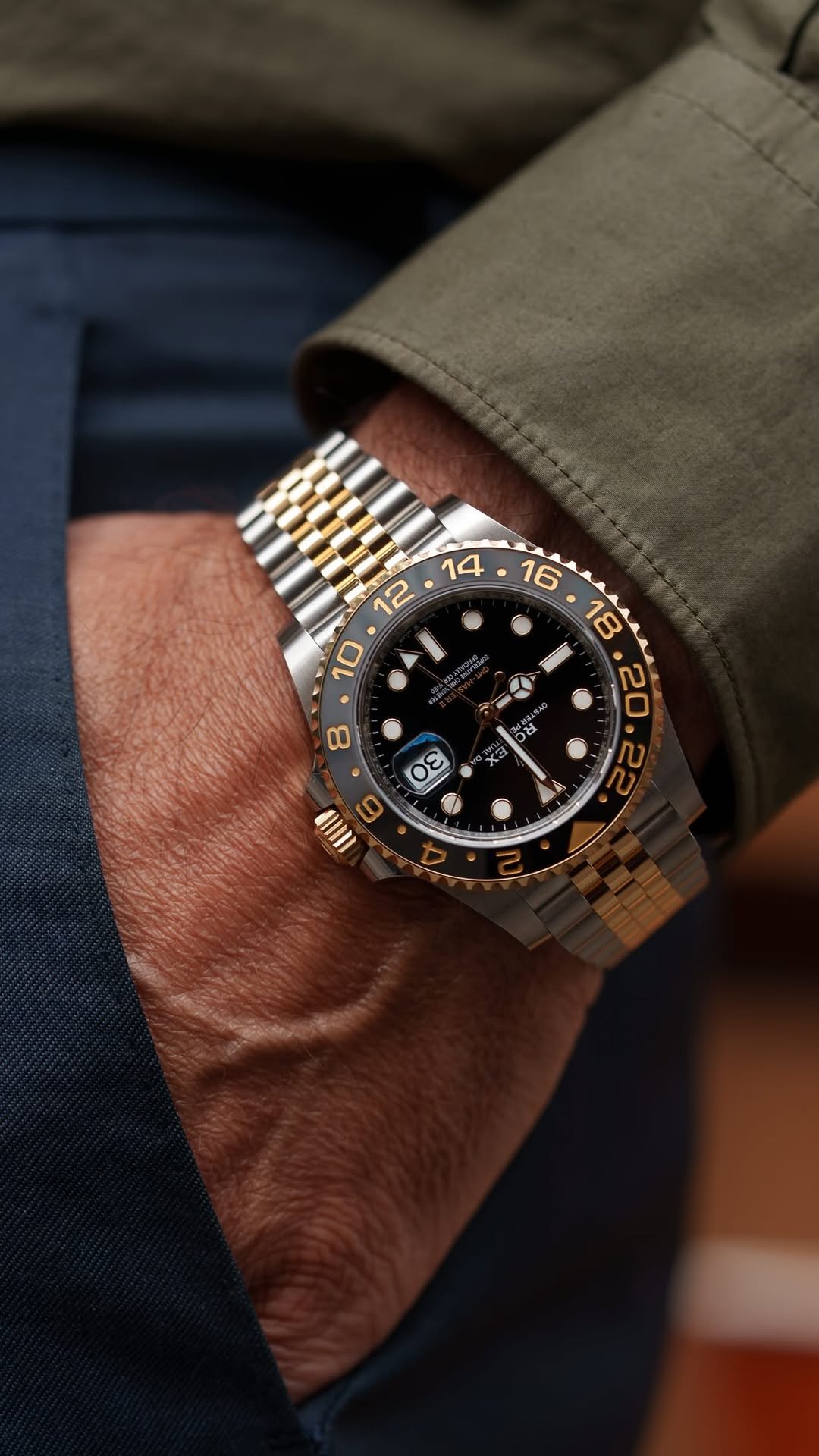 thewatchclub 게시물 이미지: GMT-Master II Zombie 🧟
Ref. 126713GRNR
Box &...