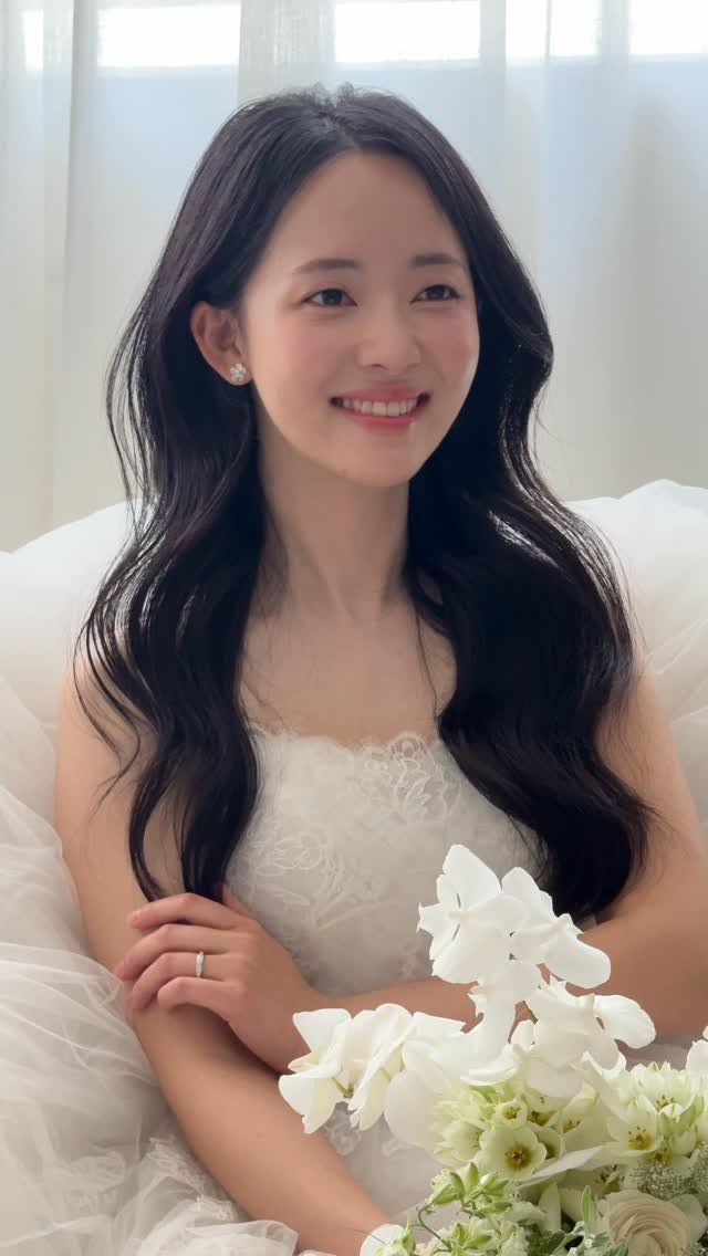 theyeon.sy 게시물 이미지: 깔끔하고 청순한 신부님 이미지에 맞게🤍🕊️

#더연#헤어변형#웨딩헤어