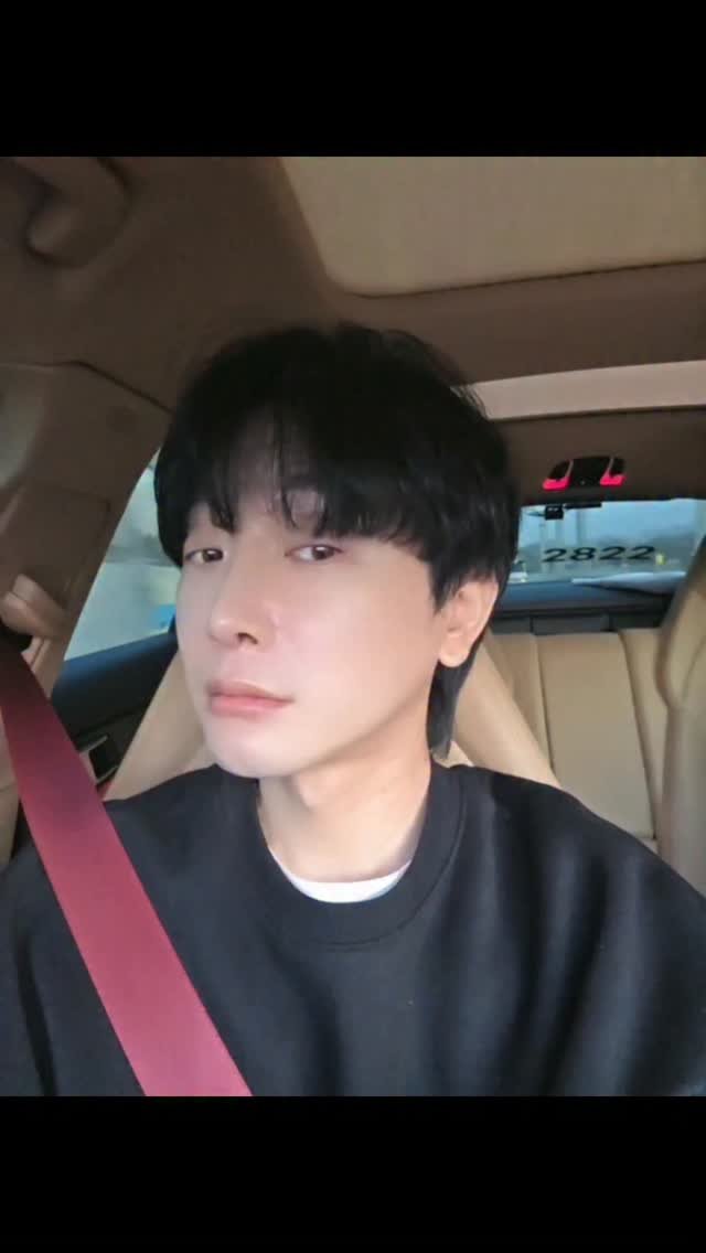 theyesdesign 게시물 이미지: 코 짝짝이 때문인가 수술할까?#인테리어 #funny #강보경 #더예스디자인 #코성형