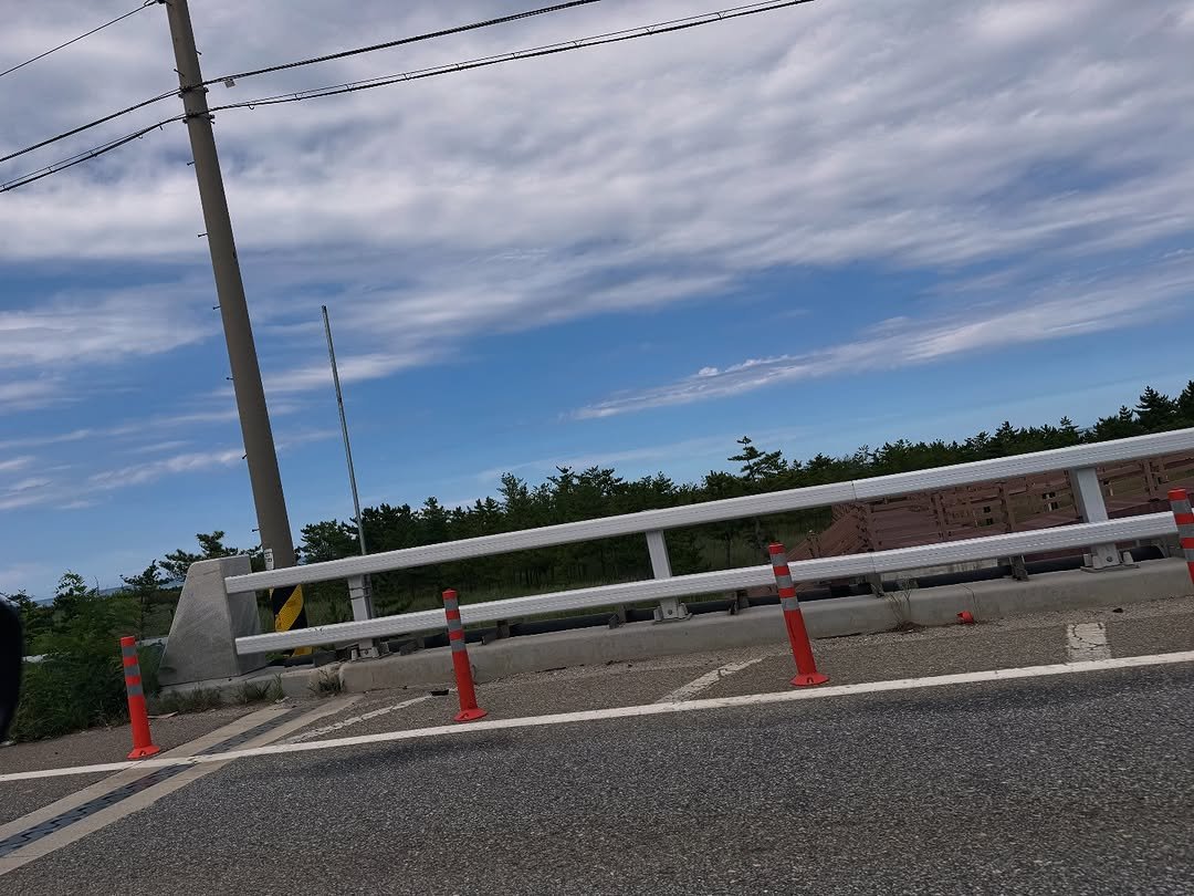 Photo by 샛별 on August 10, 2025. May be an image of road and text.