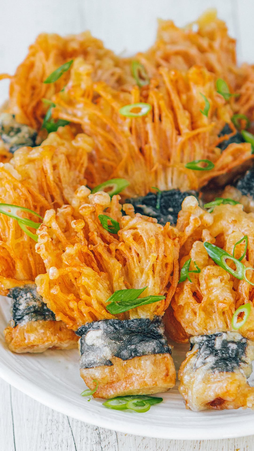 thrivingonplants 게시물 이미지: Fried Enoki Mushrooms 😍 Comment 'RECIPE' and...