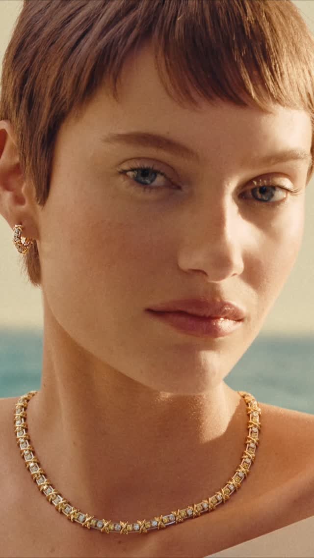 tiffanyandco 게시물 이미지: Like sunlight woven in gold, Sixteen Stone by...