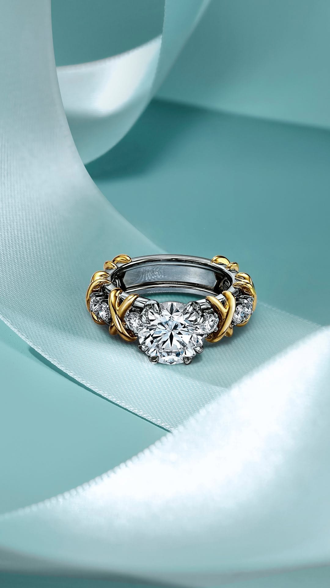 tiffanyandco 게시물 이미지: The House’s iconic Sixteen Stone by Tiffany...