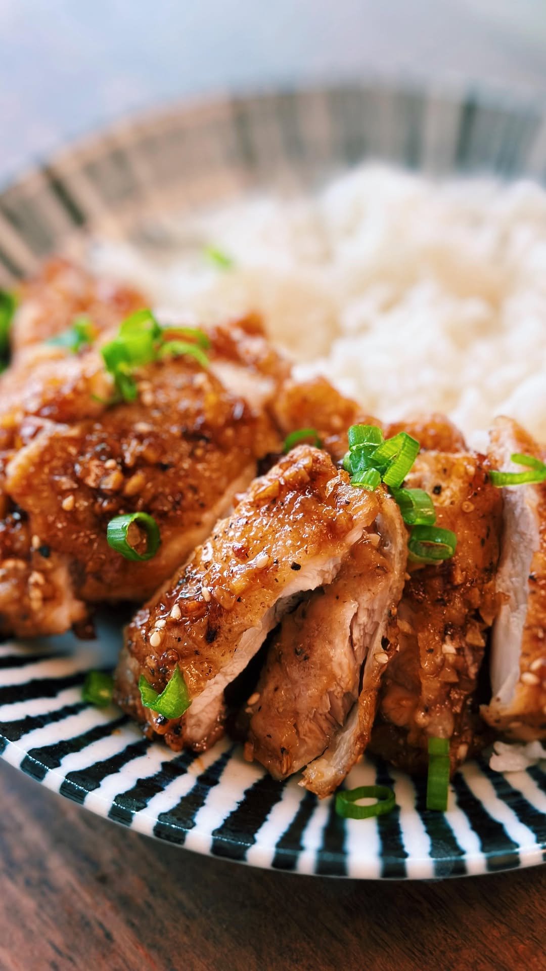 tiffy.cooks 게시물 이미지: Who’s ready for some finger-licking good Honey...