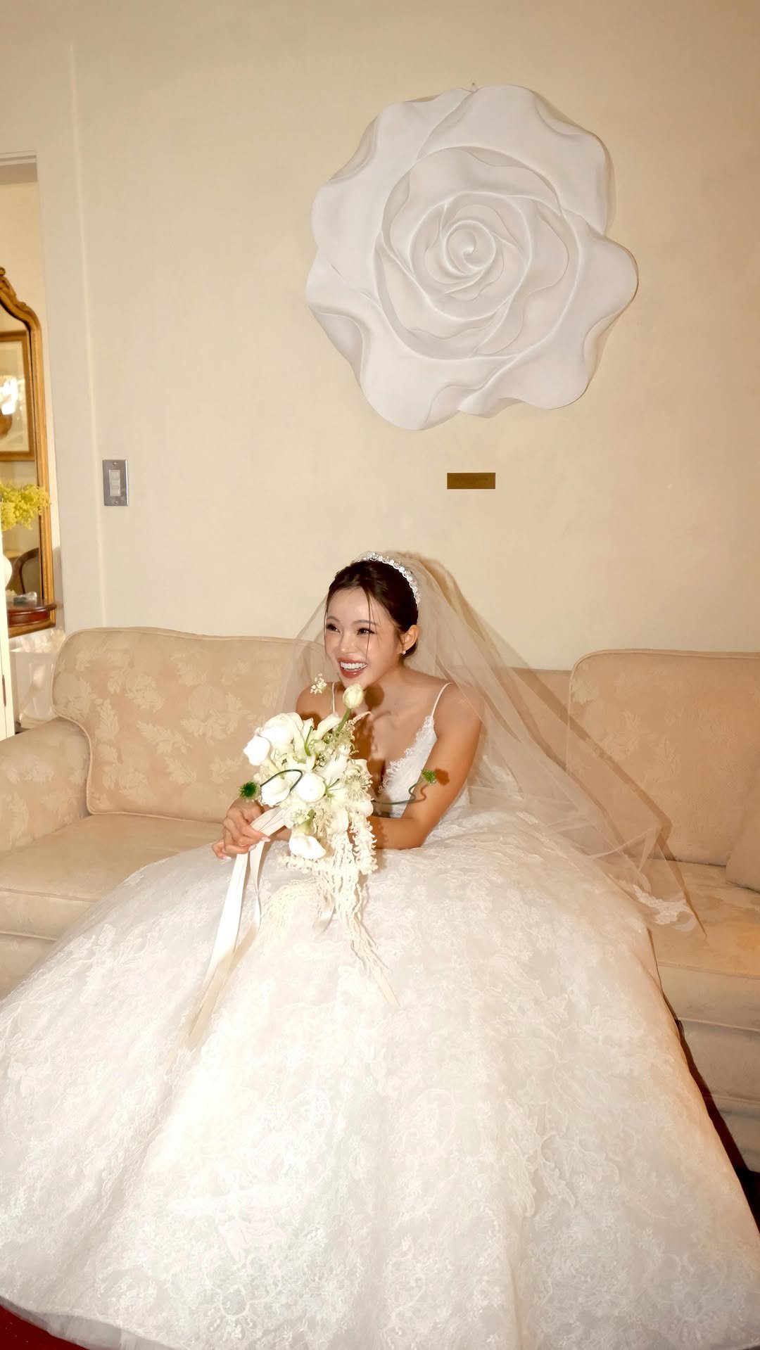 tiltedhannam 게시물 이미지: 3시간이 짧게 느껴지는 결혼식💛
모두가 이렇게 즐길 수 있는 건
공간에서 느껴지는...