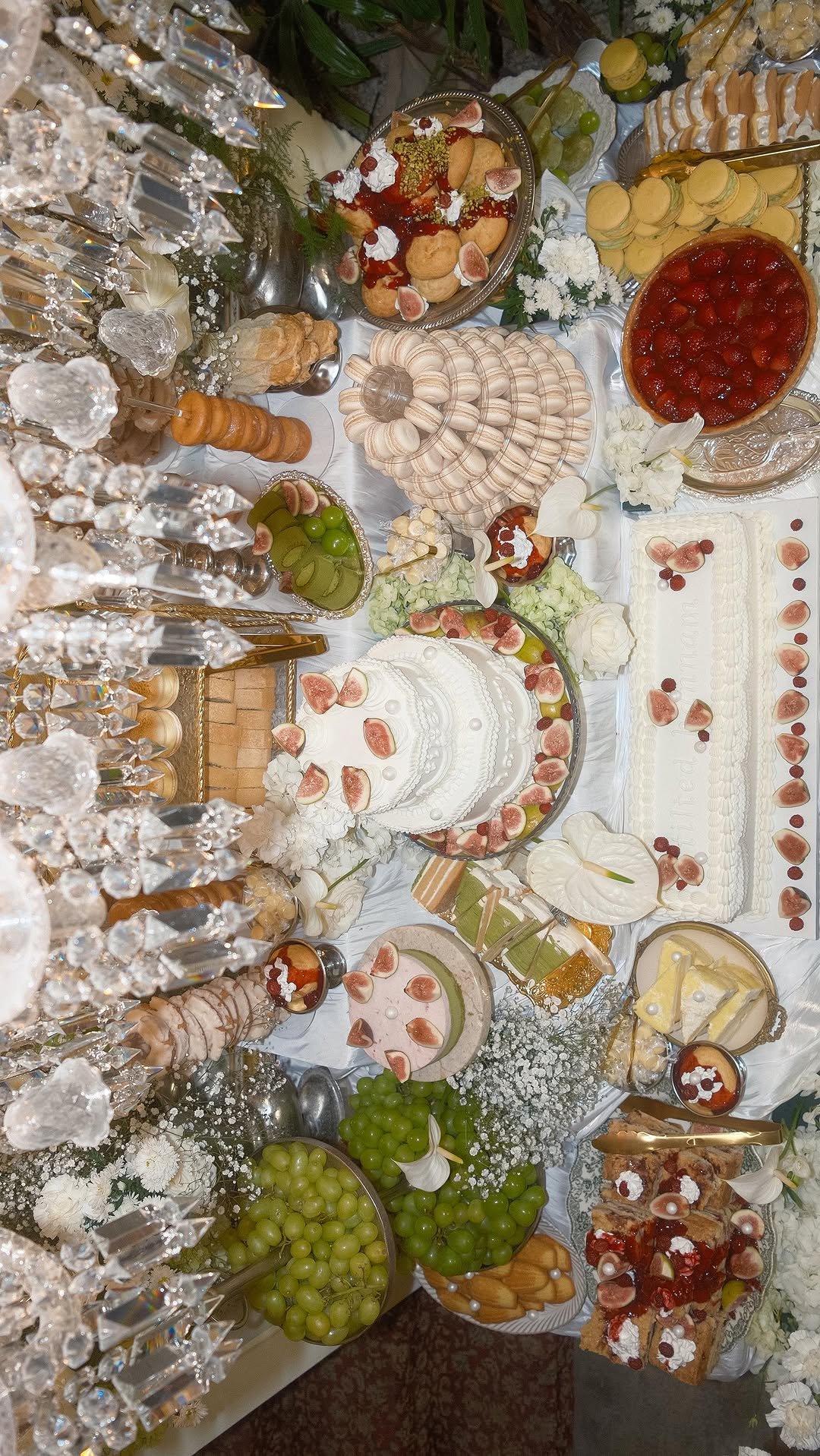 tiltedhannam 게시물 이미지: 달콤해지는 공간💕
#틸티드한남

#웨딩디저트 #하우스웨딩 #야외웨딩 
#커스텀웨딩