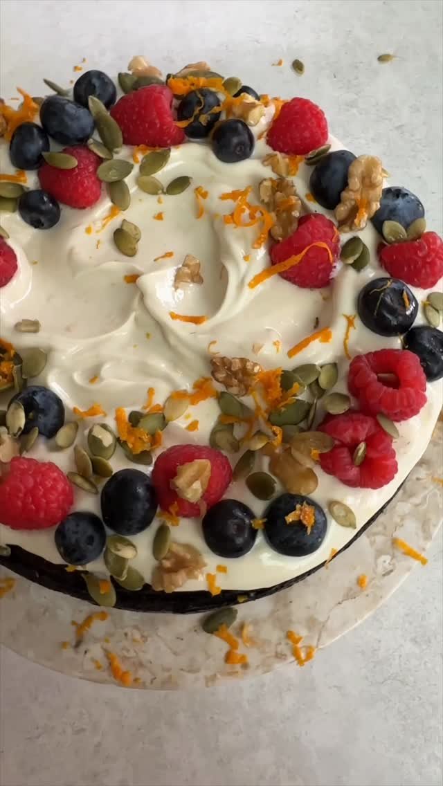 tim.spector 게시물 이미지: If the Easter Bunny had a dream cake, this...