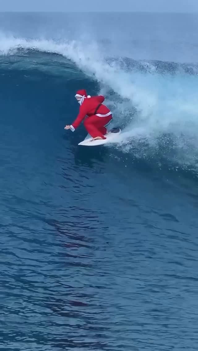 tim_bonython_swellchasers 게시물 이미지: Merry Christmas everyone..Get @reshare_app •...