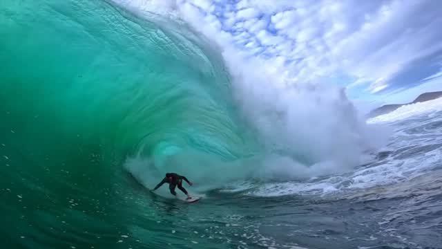 tim_bonython_swellchasers 게시물 이미지: What a ride what a wave..👏👏👏Posted @withregram...