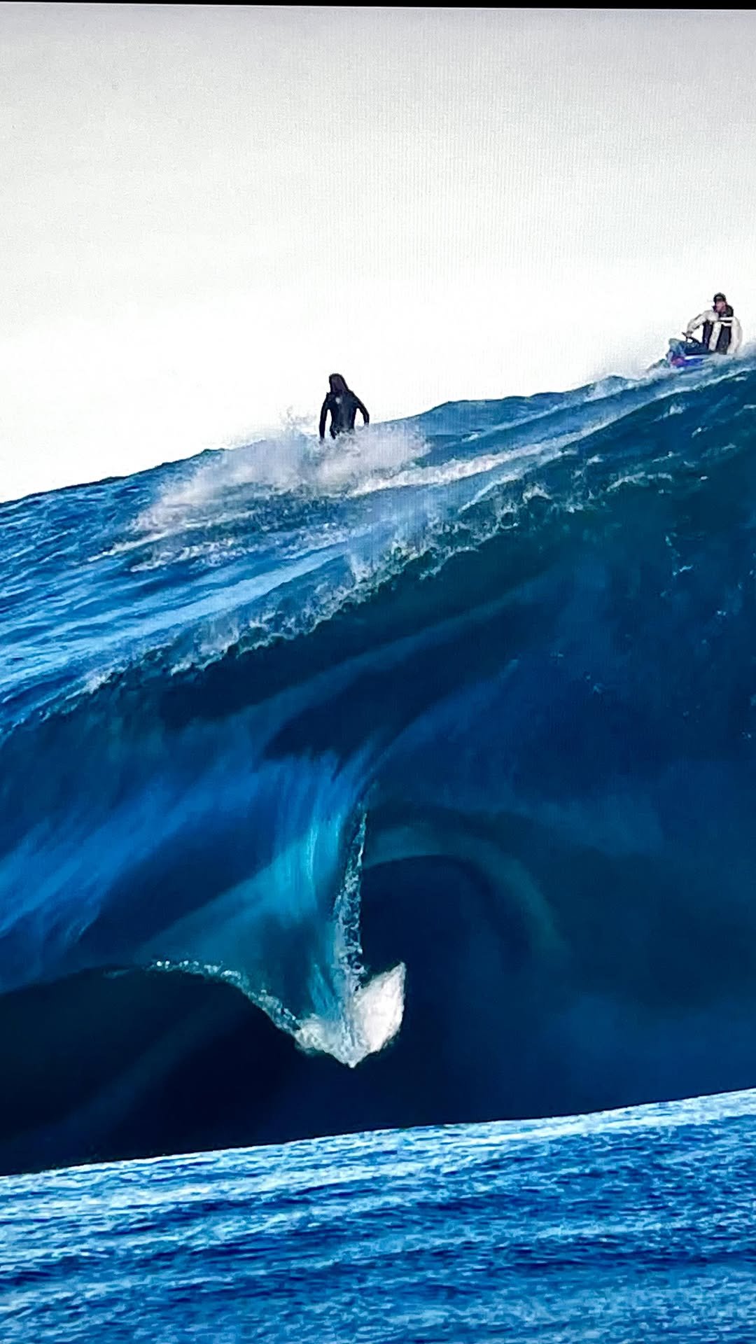 tim_bonython_swellchasers 게시물 이미지: Should of gone left.🤷 #surfing #theright...