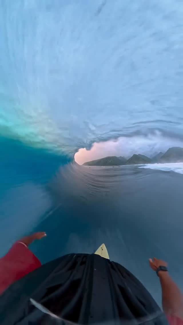 tim_bonython_swellchasers 게시물 이미지: @tikanuismith shows us how it’s done..•...