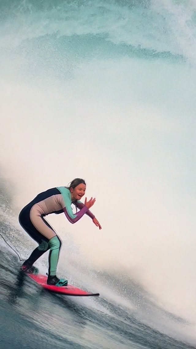 tim_bonython_swellchasers 게시물 이미지: @summalongbottom rides a monster.. @dylanshapes