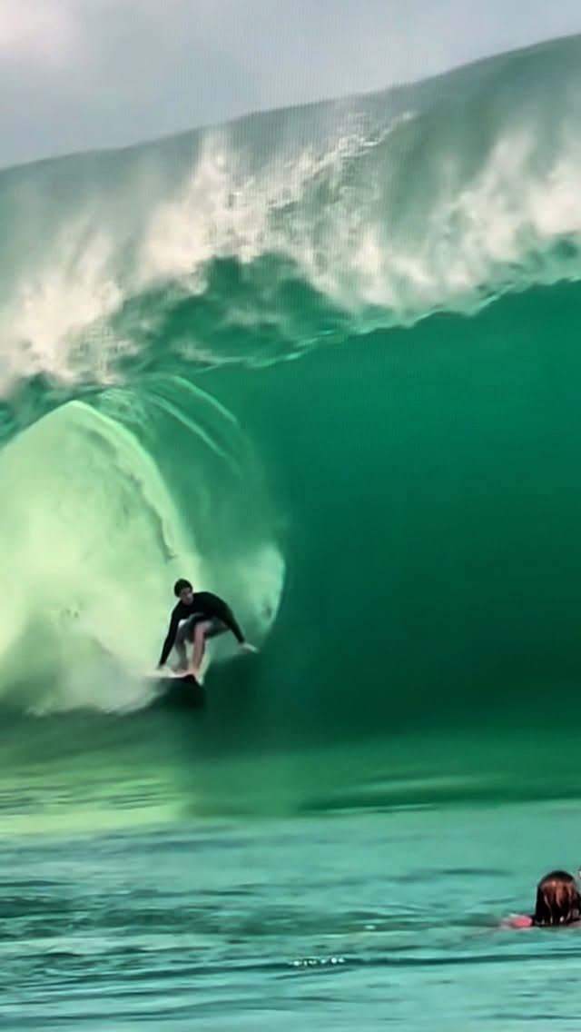 tim_bonython_swellchasers 게시물 이미지: Who will ever forget this Teahupoo paddle...