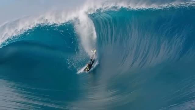 tim_bonython_swellchasers 게시물 이미지: God won’t help this man. @shaneackerman goes...