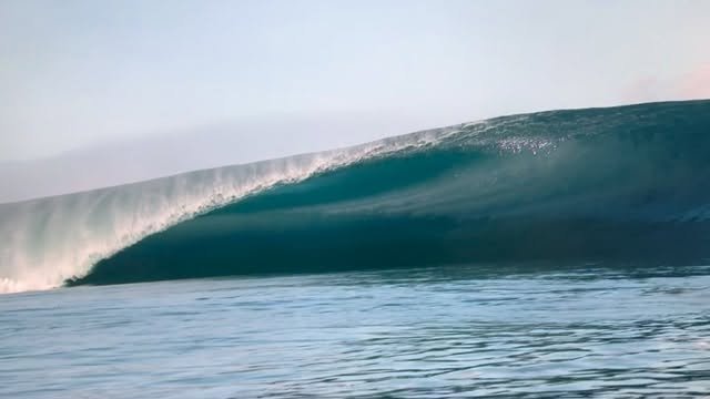 tim_bonython_swellchasers 게시물 이미지: One of the most perfect waves I’ve ever...