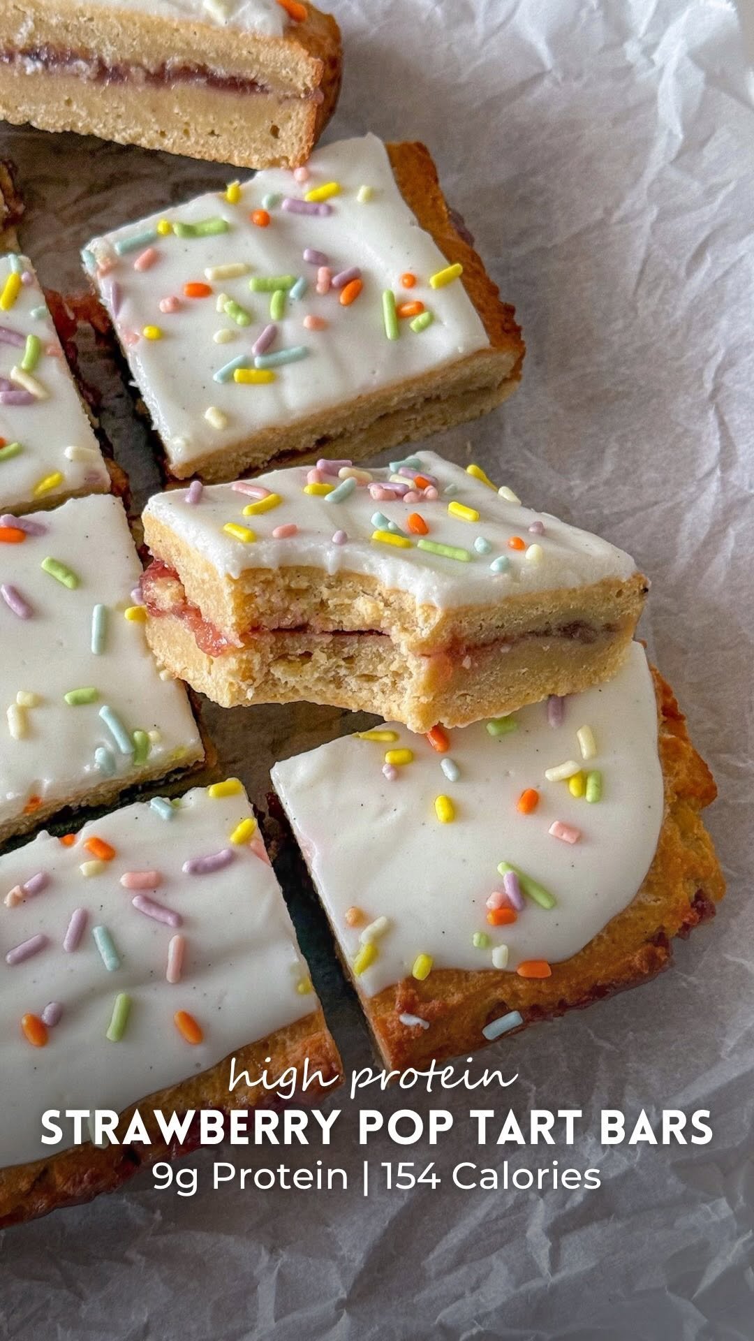tishasveggieeats 게시물 이미지: These strawberry pop tart bars bring back all...
