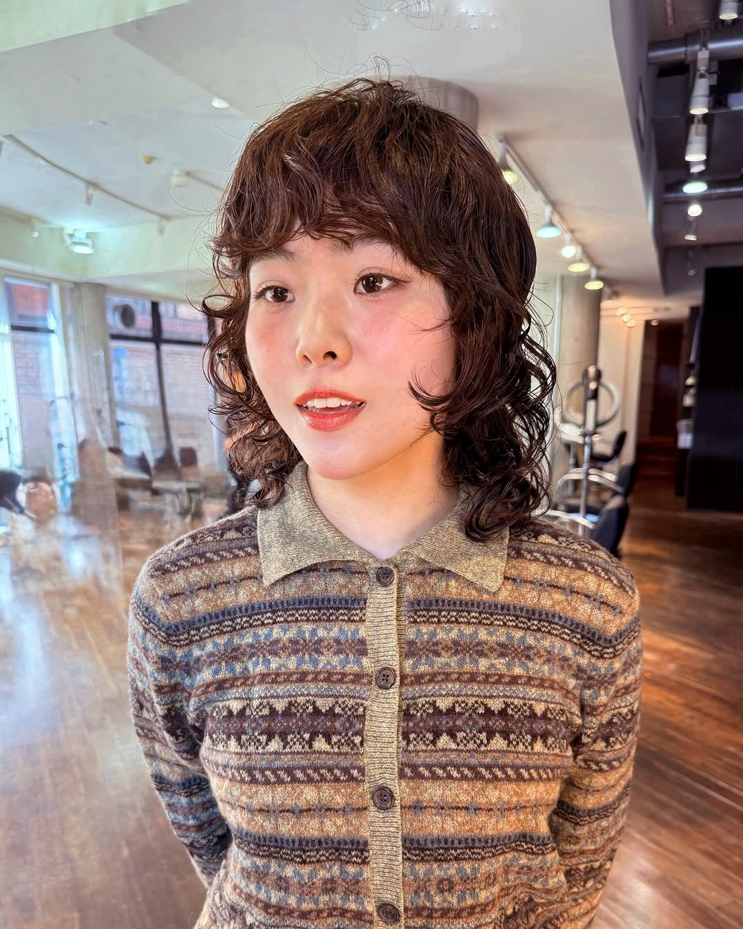 Photo shared by Hikaru Toma/ブリーチパーマ/パーマ/似合わせカット on December 01, 2025 tagging @to_ma.dab. May be an image of one or more people, braids, bangs, turtleneck, top and text.