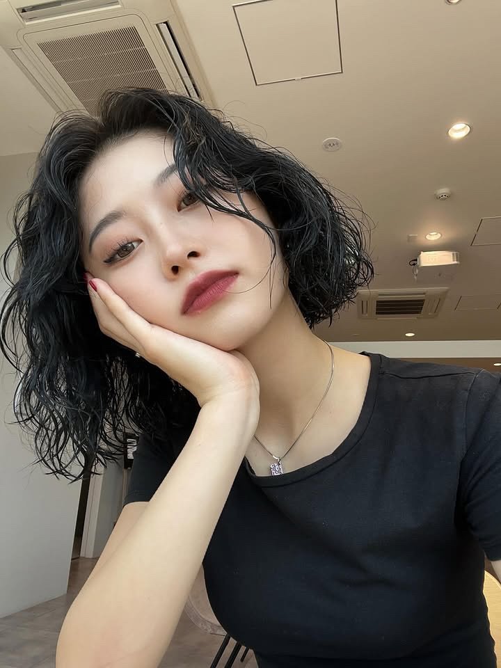 Photo shared by Hikaru Toma/ブリーチパーマ/パーマ/似合わせカット on June 15, 2025 tagging @to_ma.dab.