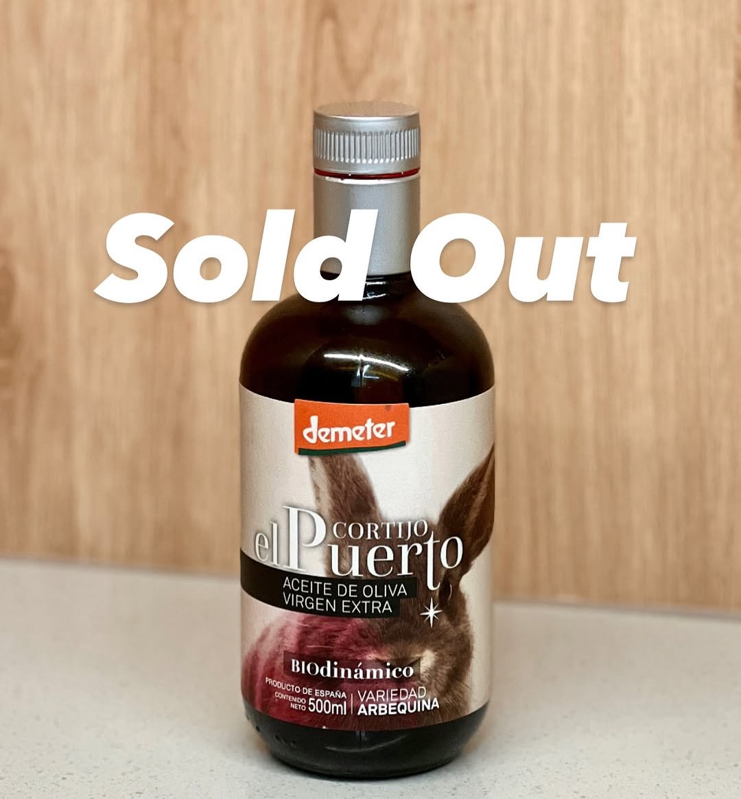 Photo by 토닥 테이블 | 듣는 요리🎧 따뜻한 한 끼 on June 25, 2025. May be an image of bottle, olive oil and text that says 'SoldOut Sold Out demeter @Puerpo P PCORTIO CORTIJO ACE TE uerto DE VA IRGEN EXTRA BIOdinámico PRODUCTODE POSUG1ODESBARAVARIEDAD ESPAÑIA VARIEDAD NETO NETO 500ml ARBEQUINA'.