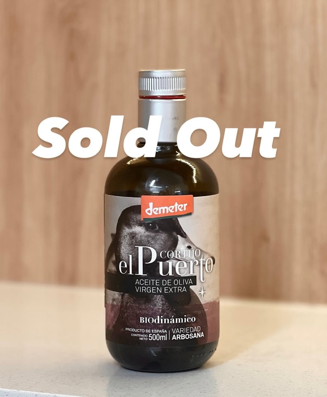 Photo by 토닥 테이블 | 듣는 요리🎧 쉬운 집밥 on January 16, 2026. May be an image of condiment, bottle, whiskey, olive oil and text that says 'Sold-Out > Out Sold demeter PuKo ACEITEDEOLIVA P uerto IVA CORTTO ACEITE DE OL O VIRGEN VIRGENEXTRA EXTRA Biodinámico PRODUCTOD ESPAÑA VARIEDAD Θ E0O 500ml ARBOSANA'.