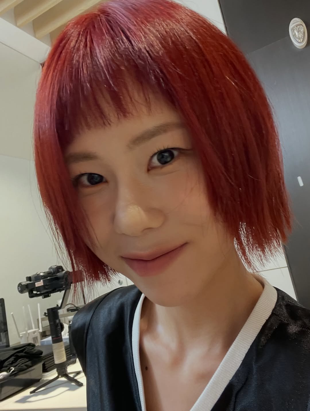 Photo by 늘헤 on December 02, 2025. May be an image of one or more people, bangs and text.