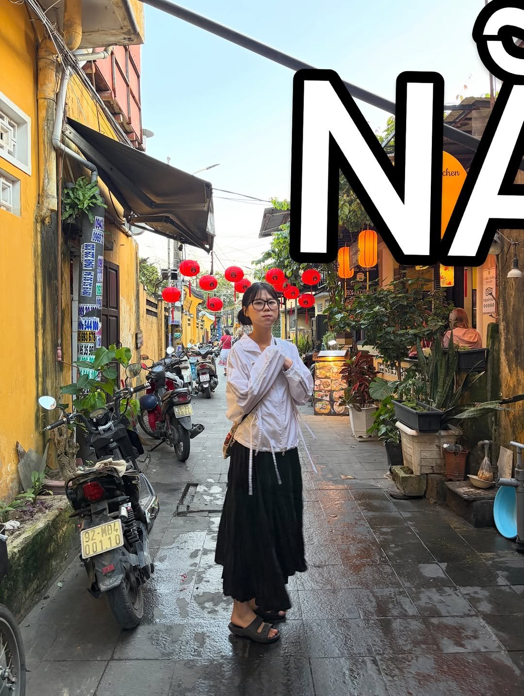 Photo by 늘헤 on January 13, 2026. May be an image of umbrella, scooter, street and text.